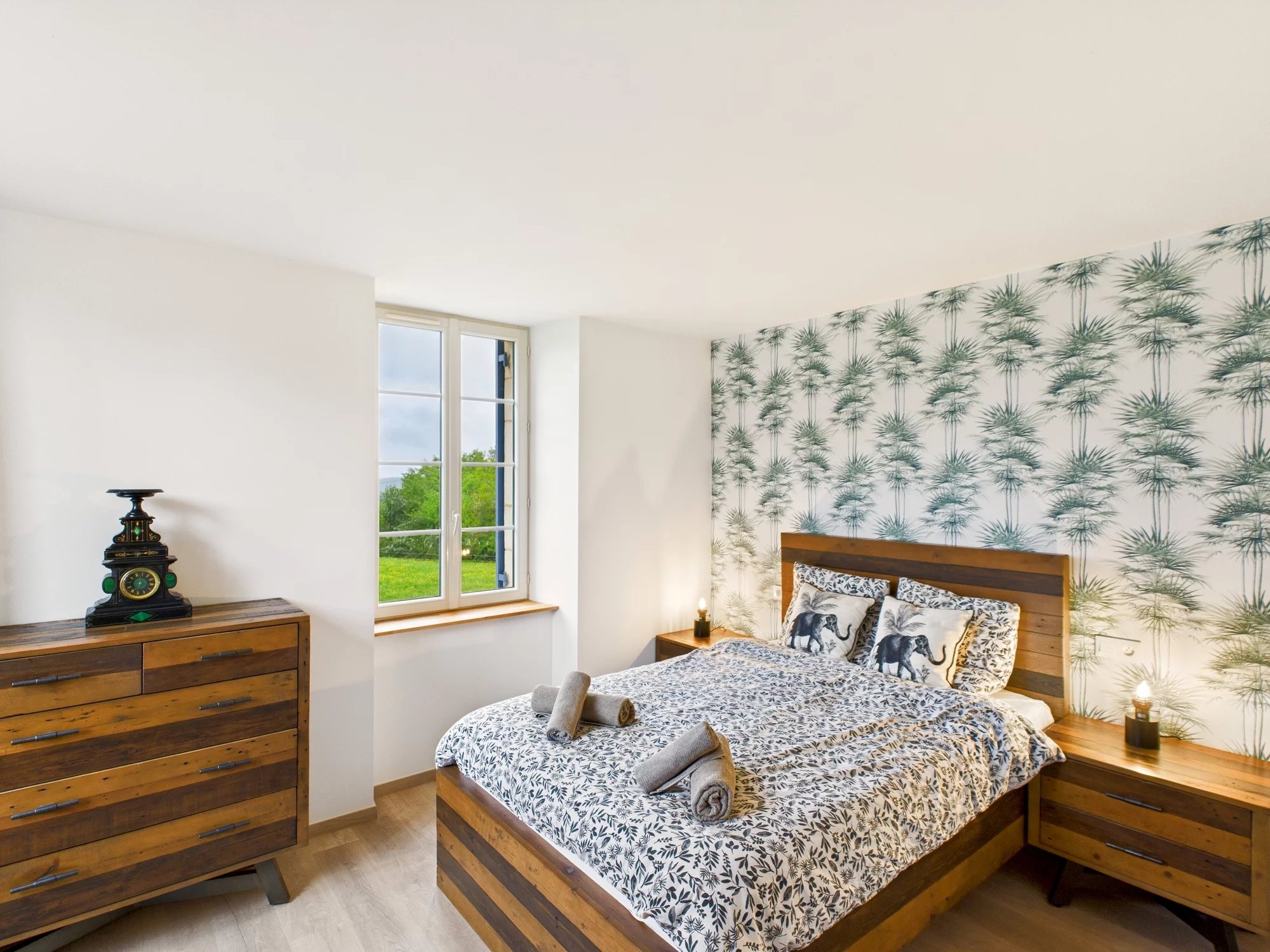 Spacious Dordogne Stone Property with Land, Pool and Huge Barn, Aquitaine – France – BVI79263