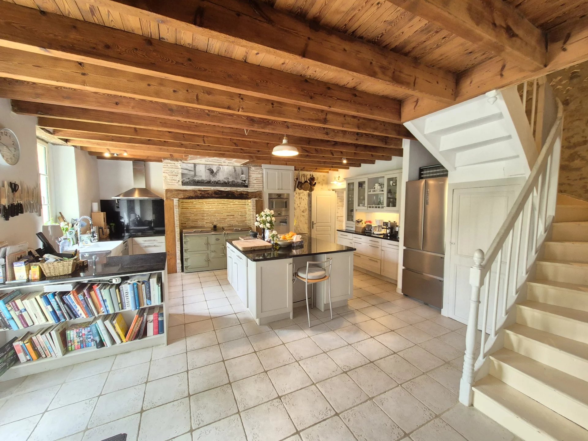 Charming stone house with a guest house and swimming pool, Aquitaine – France – BVI75517