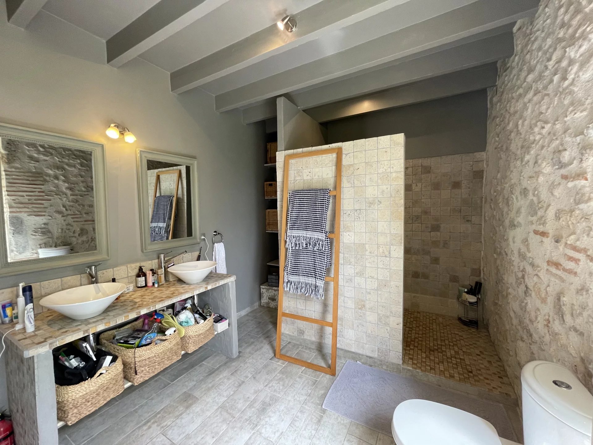 Charming stone house with a guest house and swimming pool, Aquitaine – France – BVI75517