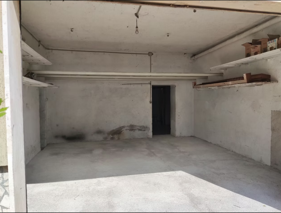 Spacious Corner Large 3-Bedroom Apartment in Matelica, Marche – Central Italy