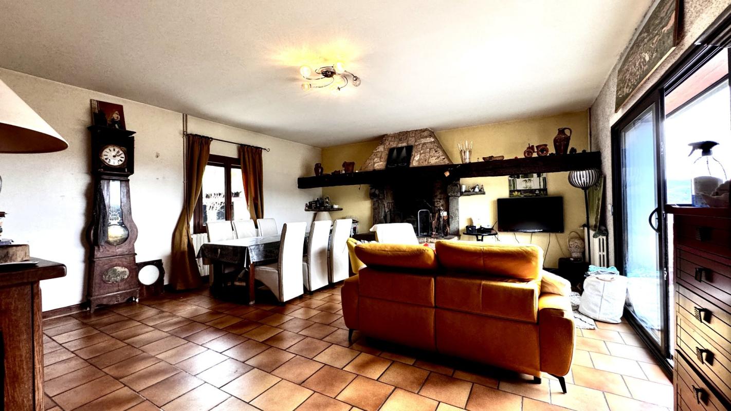 6 bedroom maison in Salvagnac Cajarc, Aveyron, France