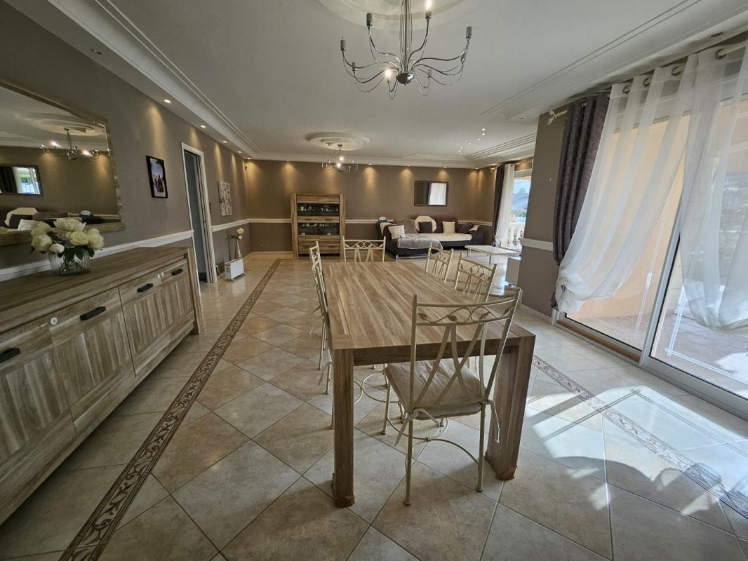 5 bedroom maison recente in Boulazac, Dordogne, France