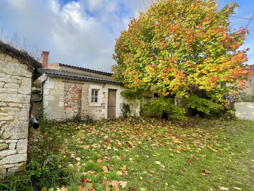 3 bedroom maison in Doeuil Sur Le Mignon, Charente-Maritime, France
