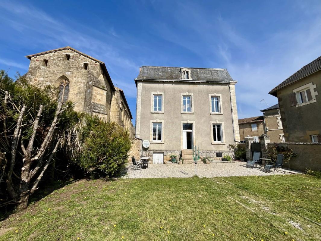 4 bedroom maison in Pressac, Vienne, France