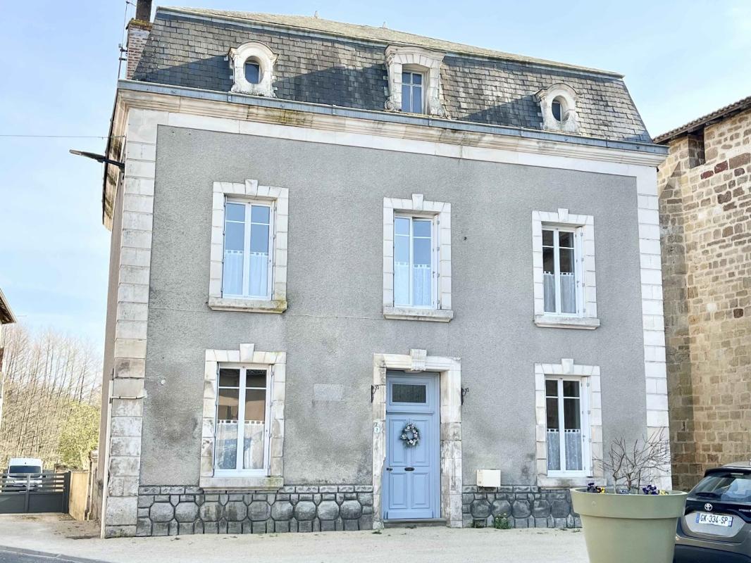 4 bedroom maison in Pressac, Vienne, France
