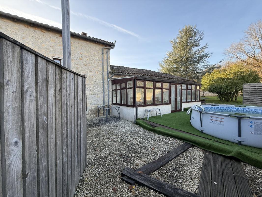 4 bedroom maison in Grassac, Charente, France