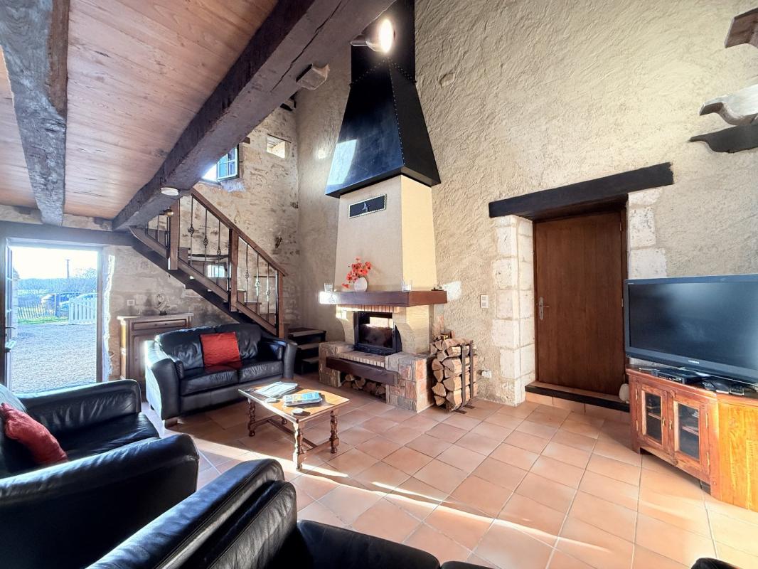 4 bedroom maison in Grassac, Charente, France