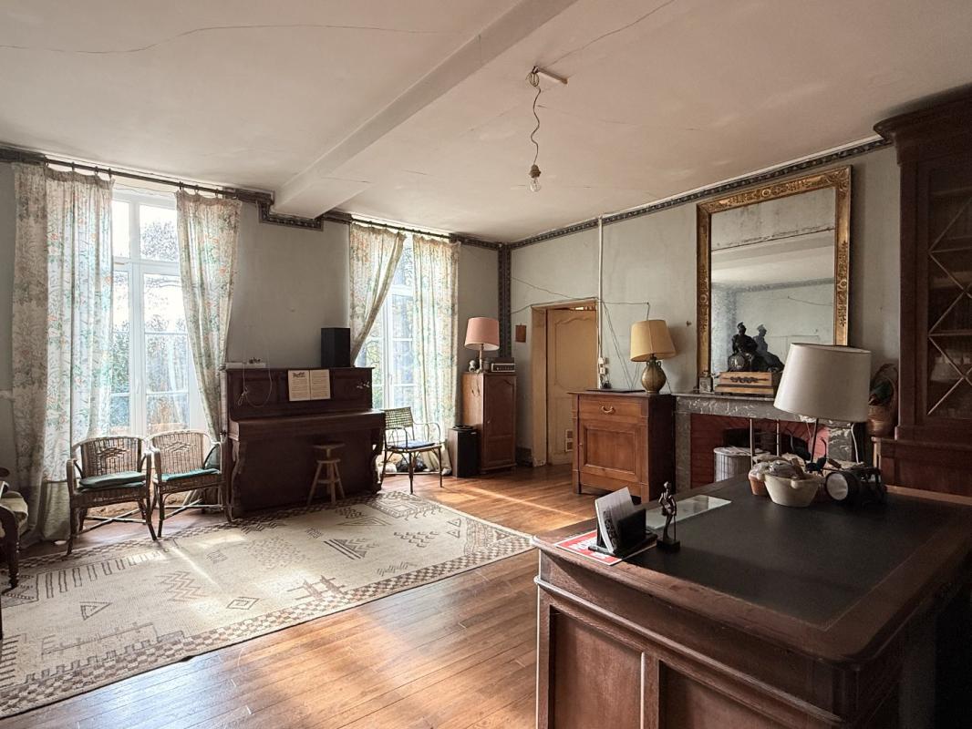 9 bedroom maison in Orgedeuil, Charente, France