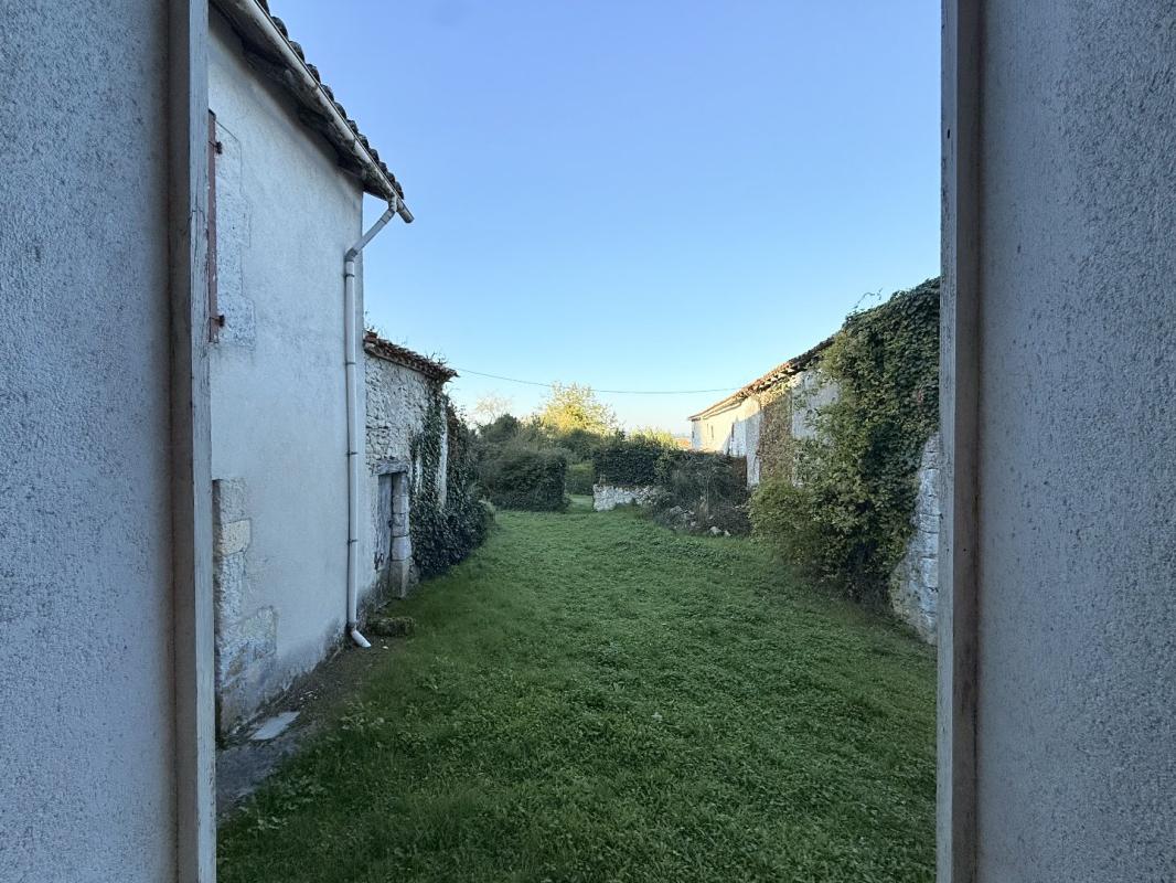 2 bedroom maison in Villebois Lavalette, Charente, France