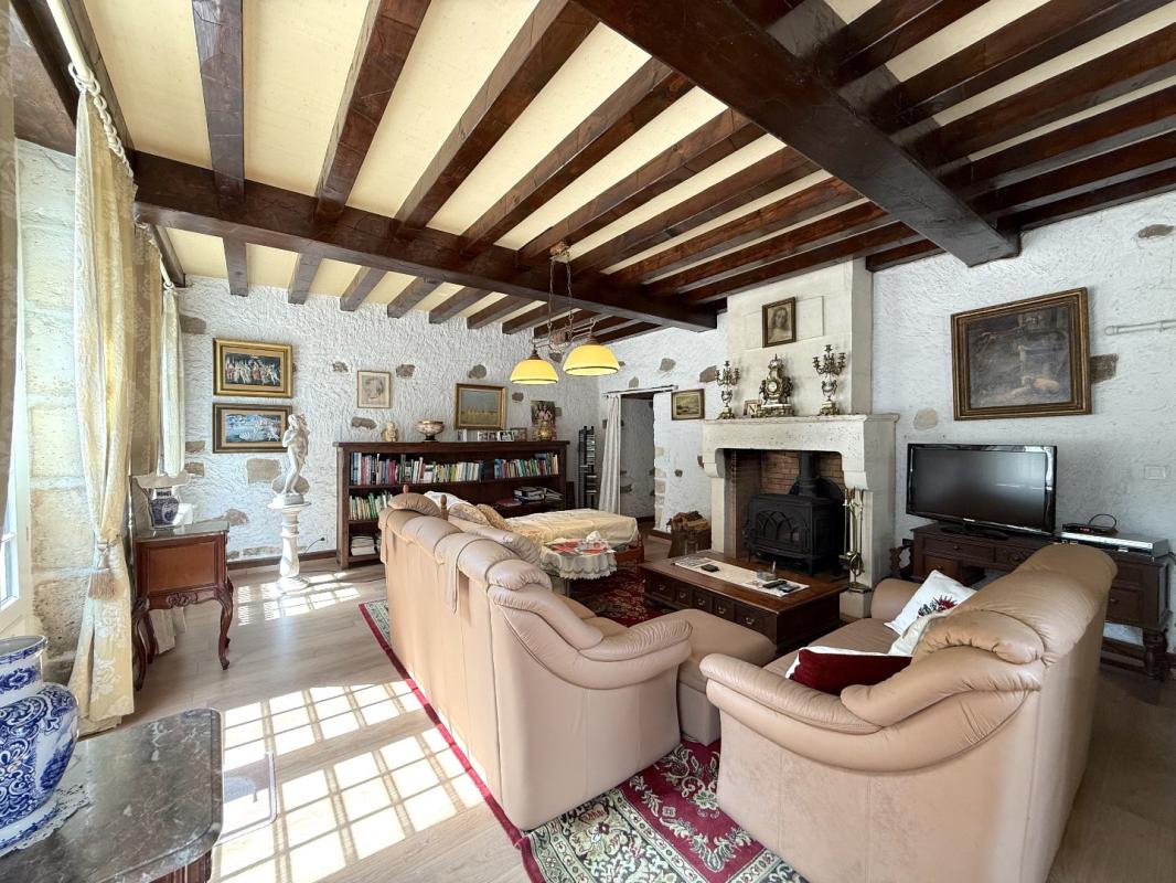 5 bedroom maison in Nontron, Dordogne, France
