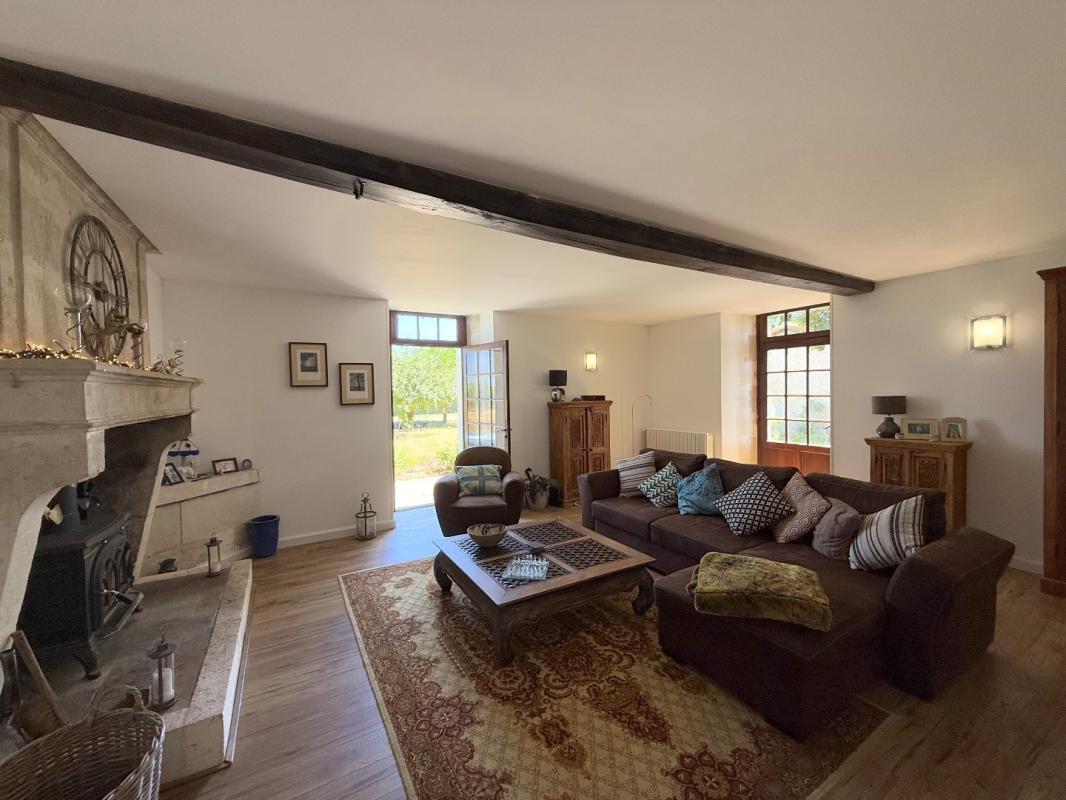 4 bedroom maison in Bellon, Charente, France