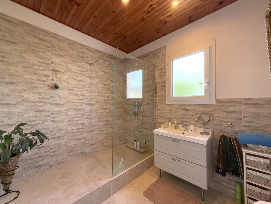 5 bedroom maison in Saint Romain, Charente, France