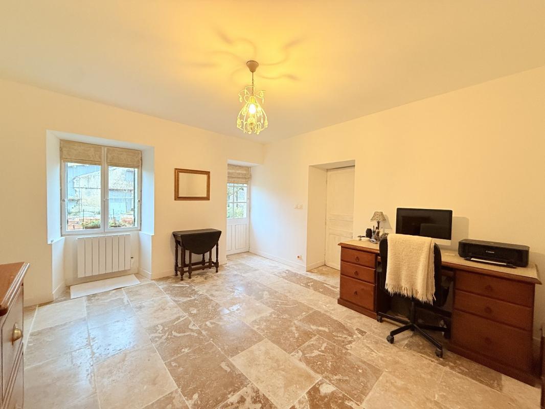 3 bedroom maison in Aubeterre Sur Dronne, Charente, France