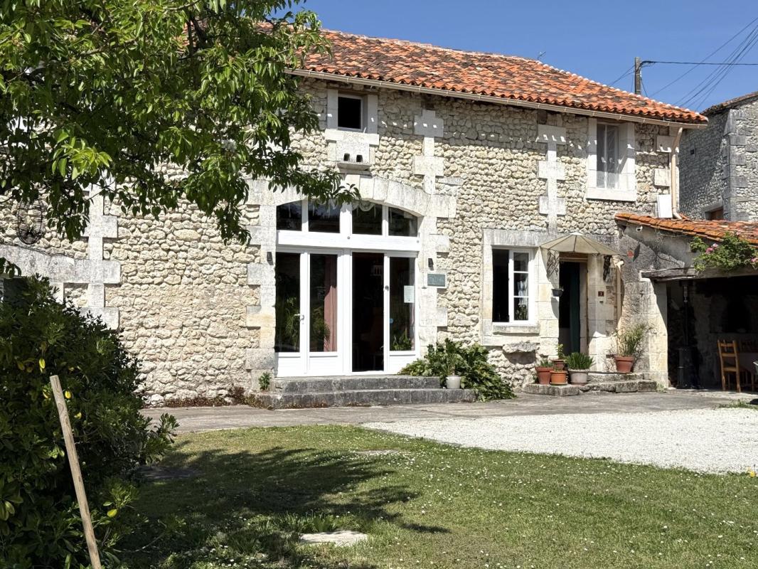 7 bedroom maison in Nanteuil Auriac De Bourzac, Dordogne, France