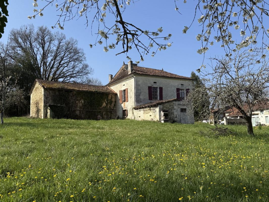3 bedroom maison a renover in La Chapelle Gresignac, Dordogne, France