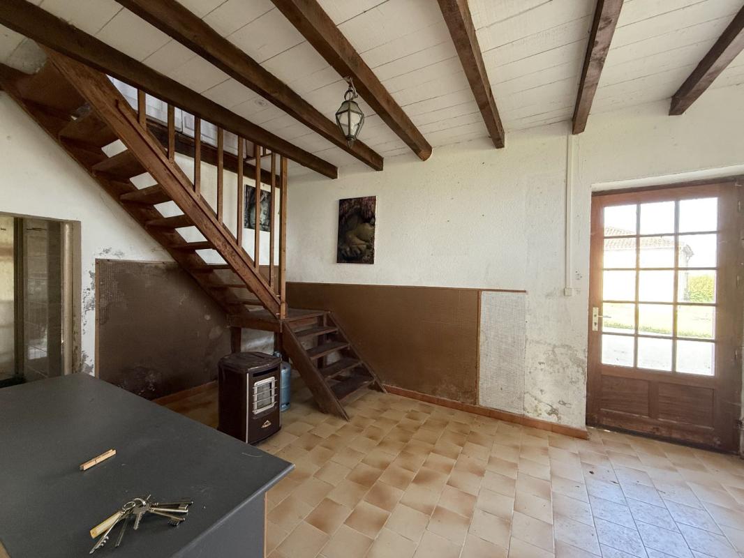 3 bedroom maison a renover in La Chapelle Gresignac, Dordogne, France