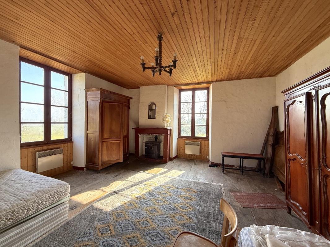 3 bedroom maison a renover in La Chapelle Gresignac, Dordogne, France