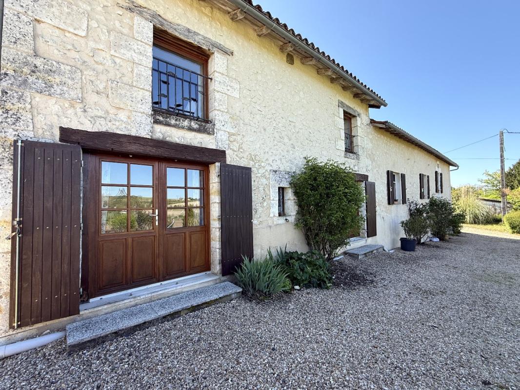 4 bedroom maison in Nanteuil Auriac De Bourzac, Dordogne, France
