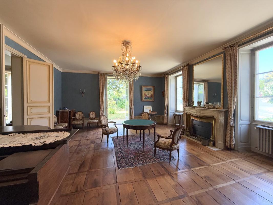 5 bedroom maison de maitre in Nontron, Dordogne, France