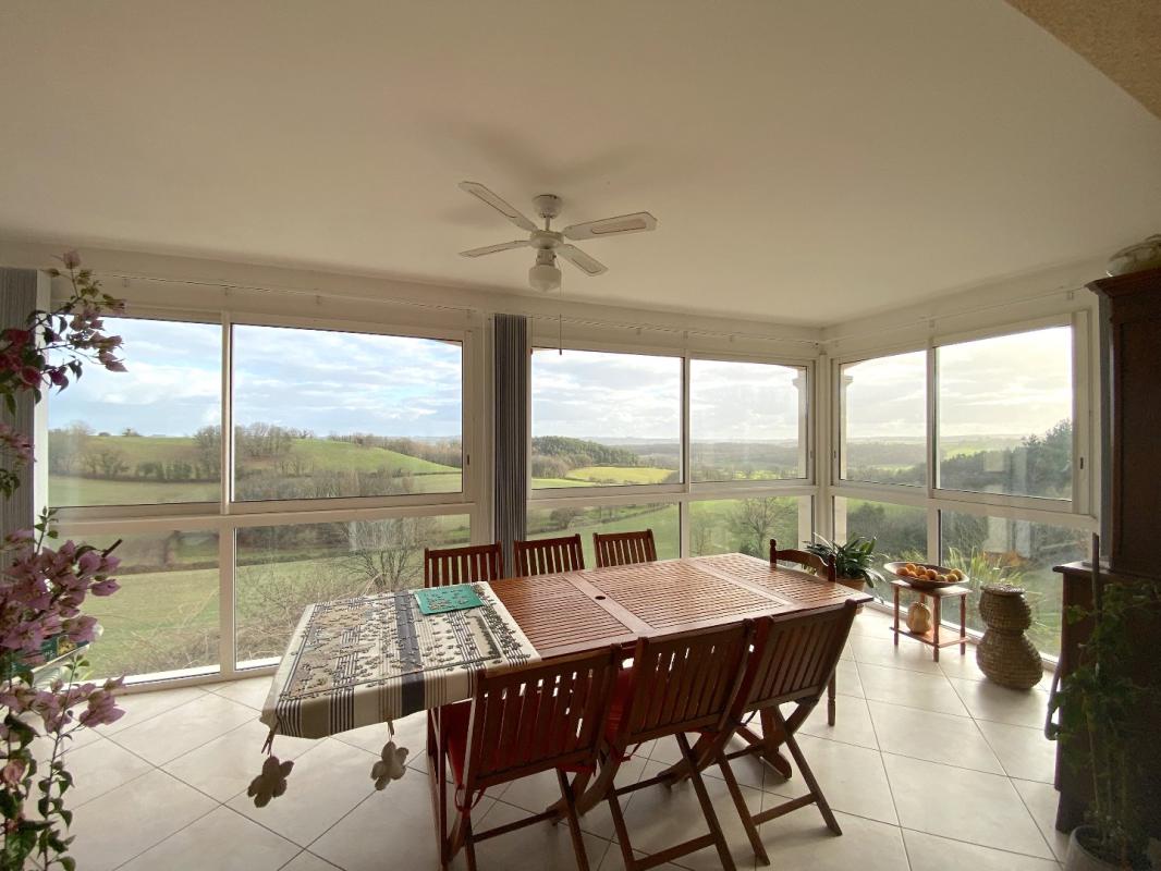 4 bedroom maison situee en campagne in Gurat, Charente, France