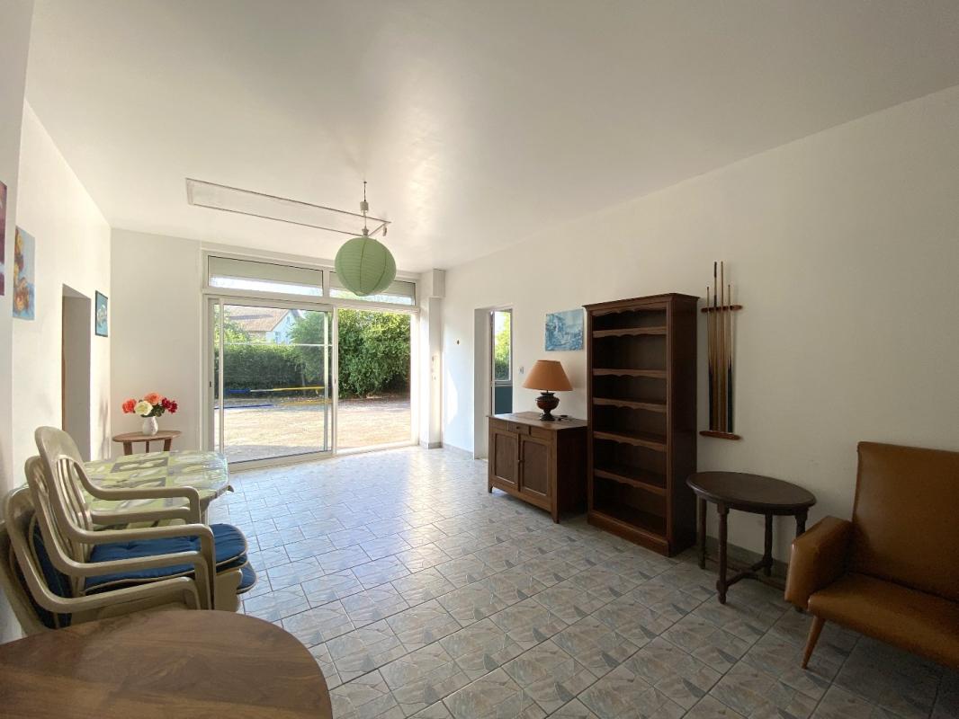 6 bedroom maison in Bussiere Badil, Dordogne, France