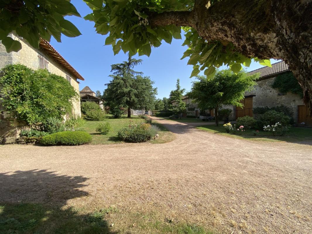 4 bedroom manoir in Busserolles, Dordogne, France