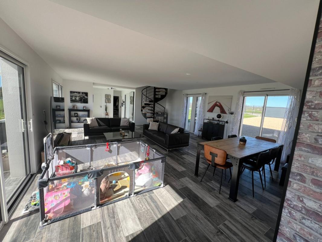 5 bedroom maison in Leguillac De L’auche, Dordogne, France