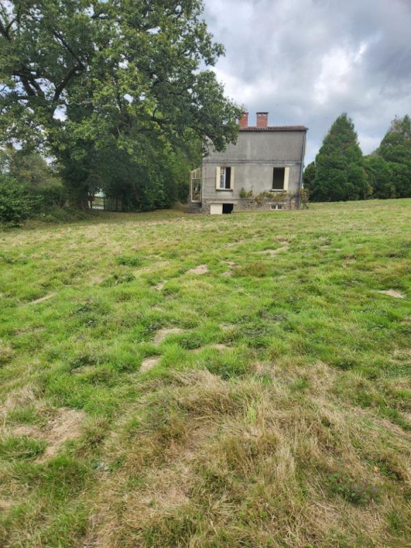 3 bedroom maison a renover in Etagnac, Charente, France