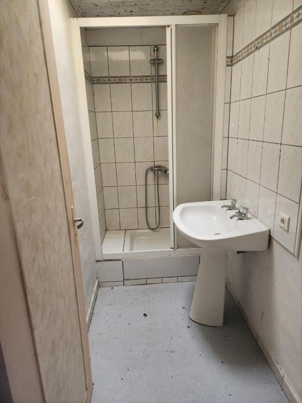 3 bedroom maison a renover in Etagnac, Charente, France