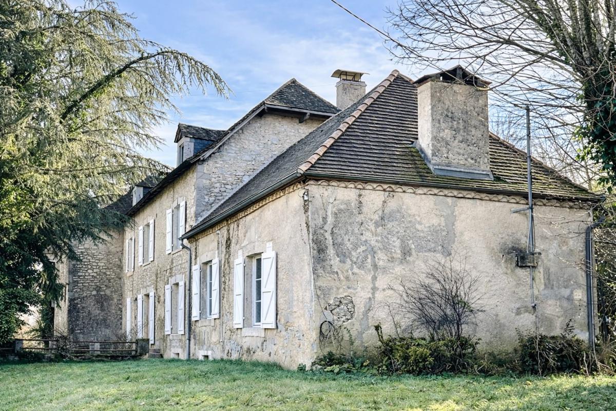 6 bedroom corps de ferme in Creysse, Lot, France