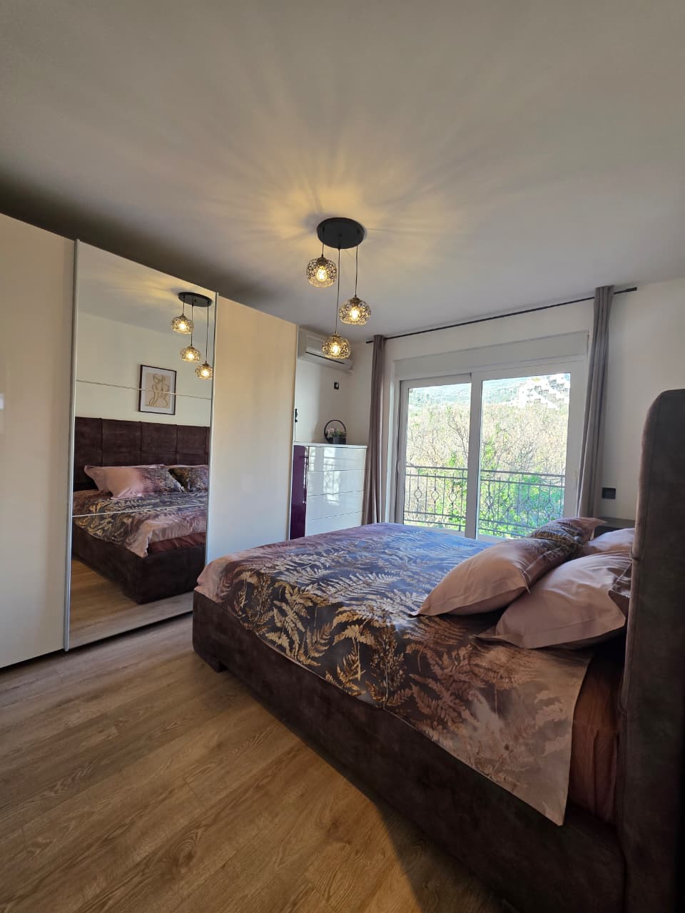 Luxury Three-Bedroom Apartment with Private Sauna 300 m from the Sea – Bečići (107 m²)