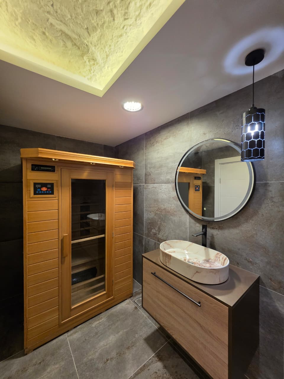 Luxury Three-Bedroom Apartment with Private Sauna 300 m from the Sea – Bečići (107 m²)