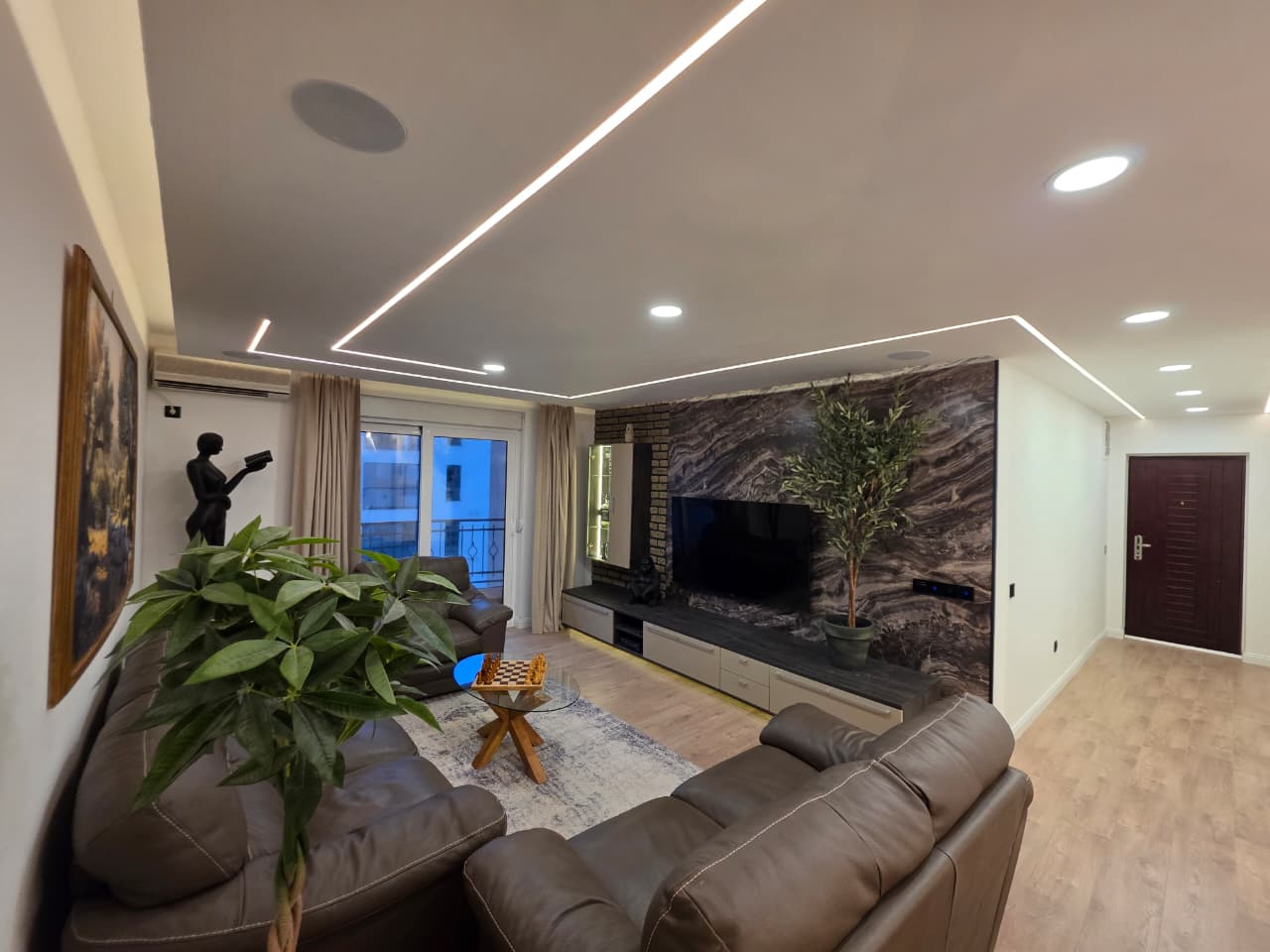 Luxury Three-Bedroom Apartment with Private Sauna 300 m from the Sea – Bečići (107 m²)