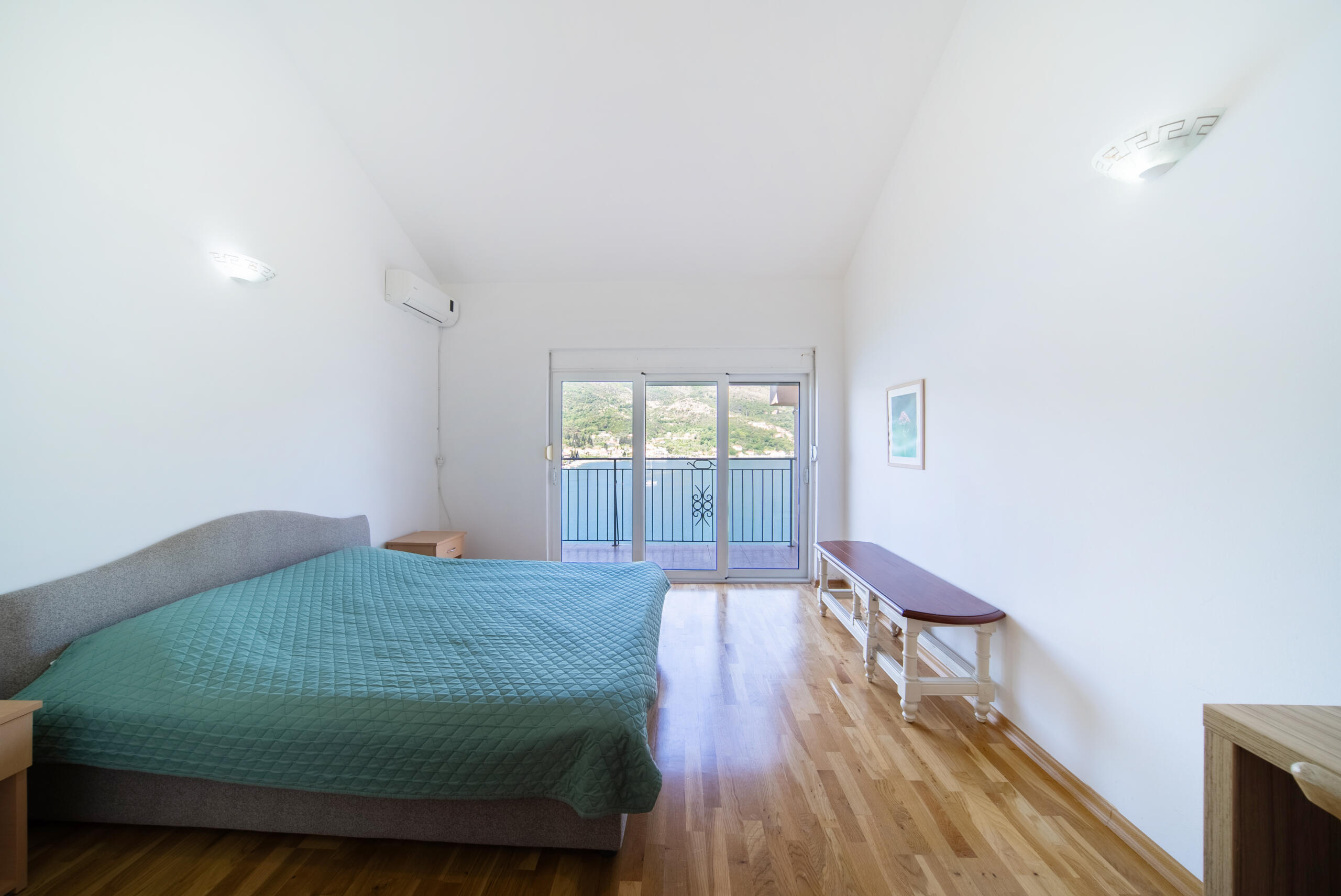 Villa with panoramic sea views in Tivat