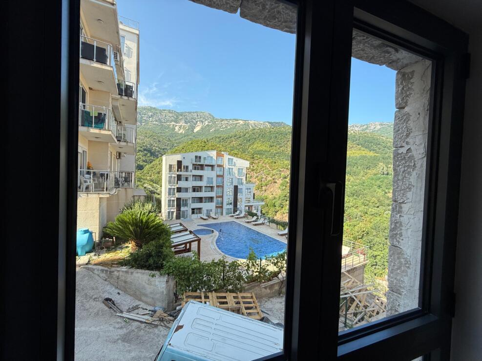 Beachfront Apartment in Bečići (750 m to Blue Flag Beach)