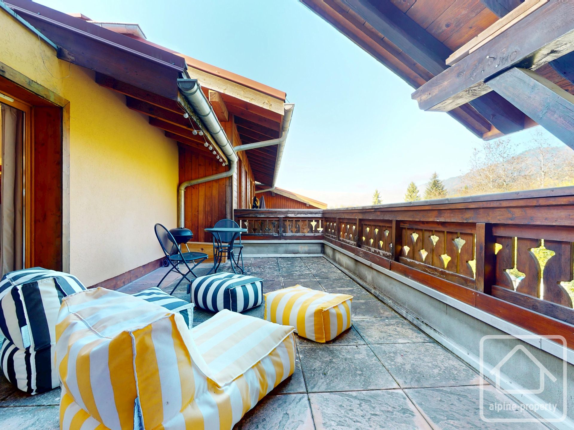 Apartment For 4 To 6 People With A Large Terrace And Parking Space In A Quiet Neighbourhood. – APPTATHENAA1