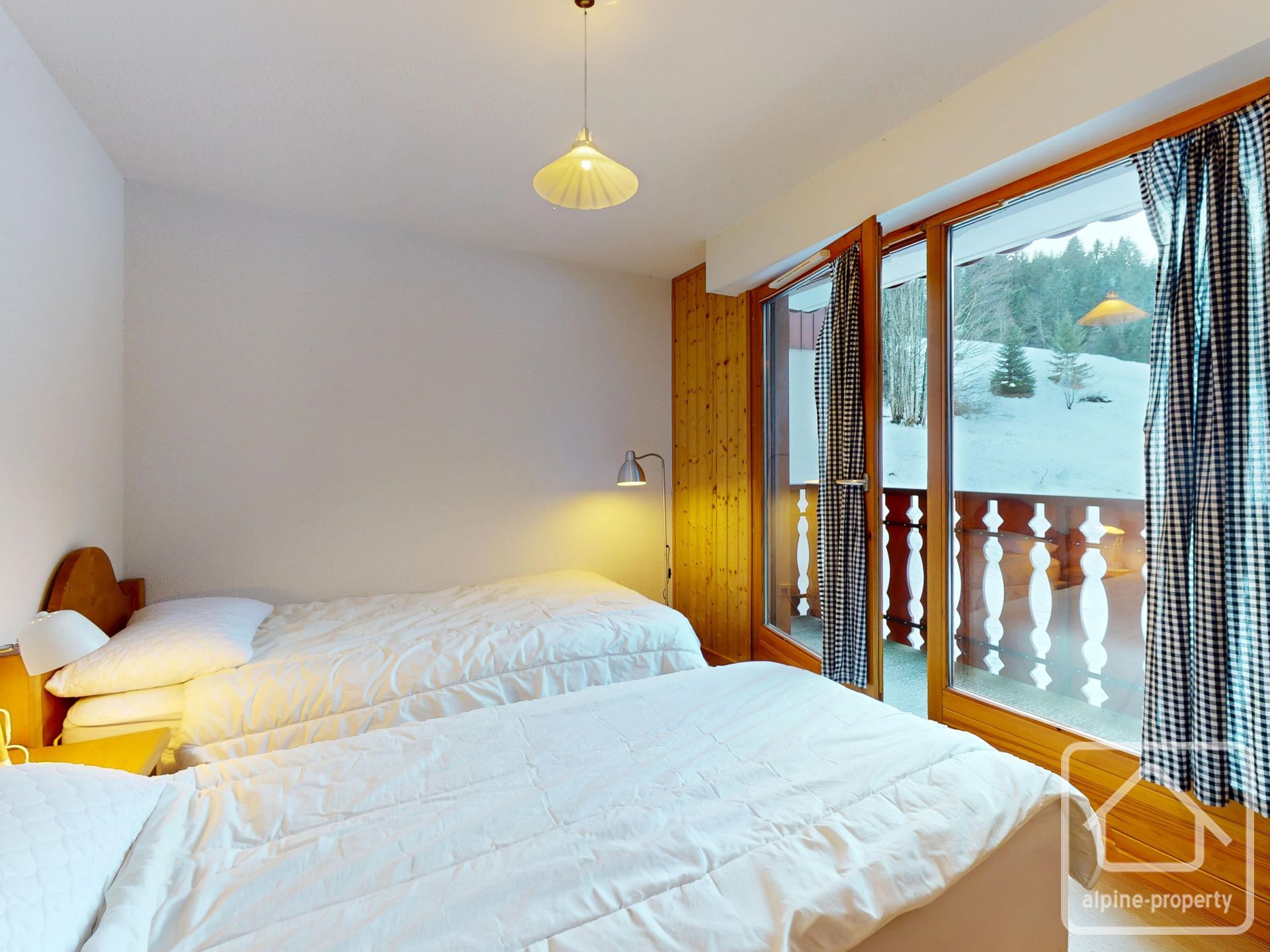2 Bedroom Apartment With Direct View On The Slopes, And A Private Garage – GRANDCERF4950