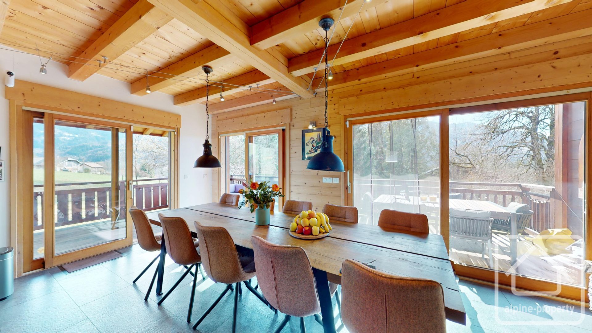 Four/five-bedroom, South-facing Chalet C.150 M² Of Habitable Space 10 Minutes Drive From Samoëns – BUCHE