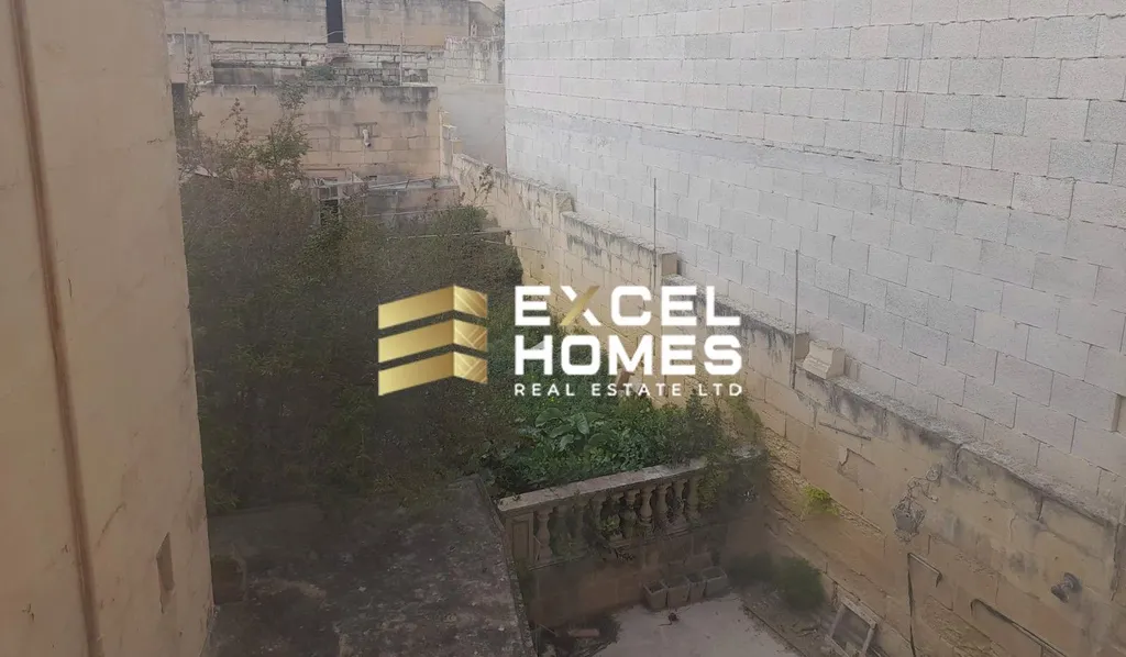 5 bedroom Townhouse in Ghajnsielem, Malta – 67401