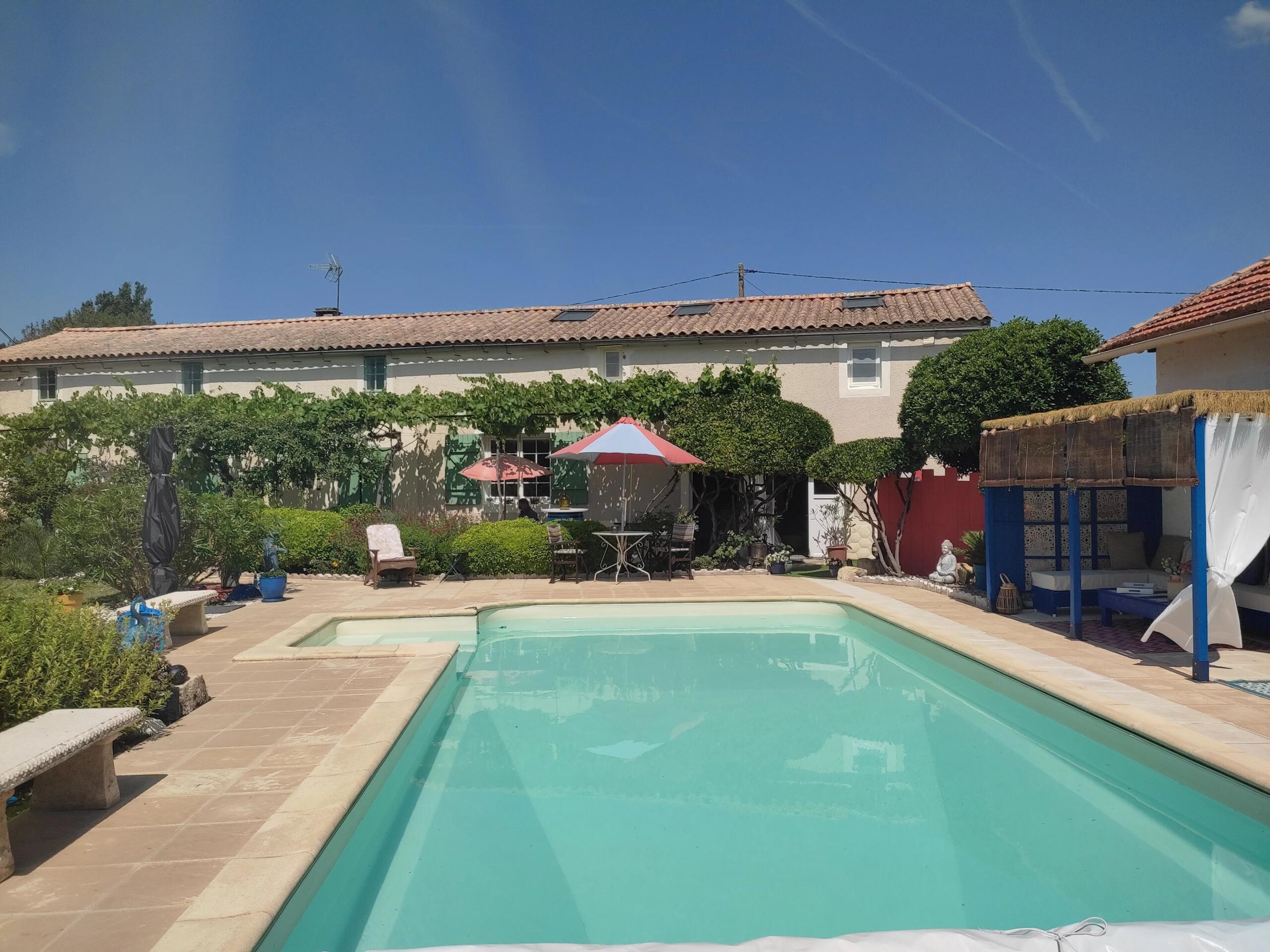 Renovated Winegrowers House, Apartment and Pool, Aquitaine – France – BVI84961