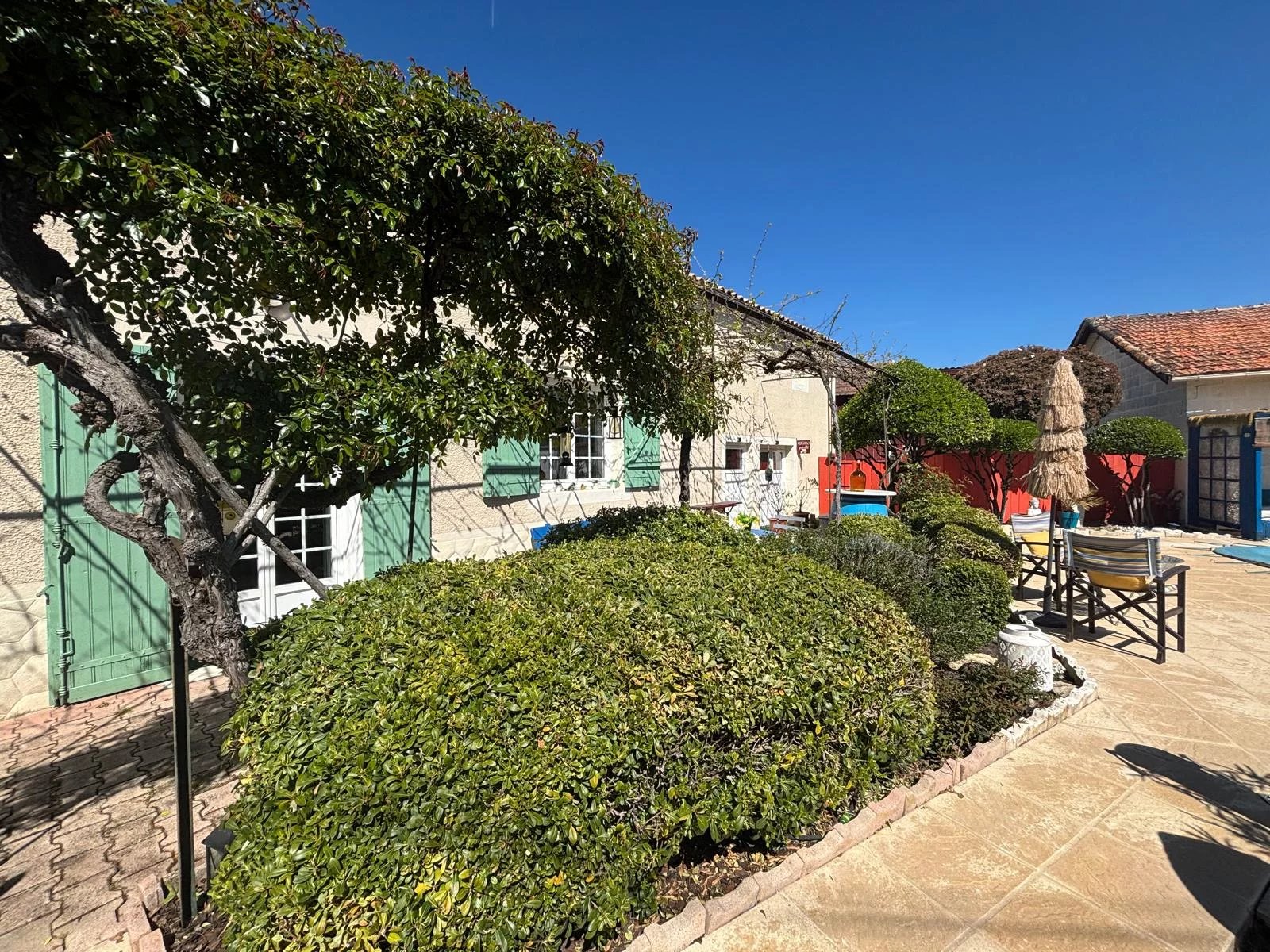 Renovated Winegrowers House, Apartment and Pool, Aquitaine – France – BVI84961