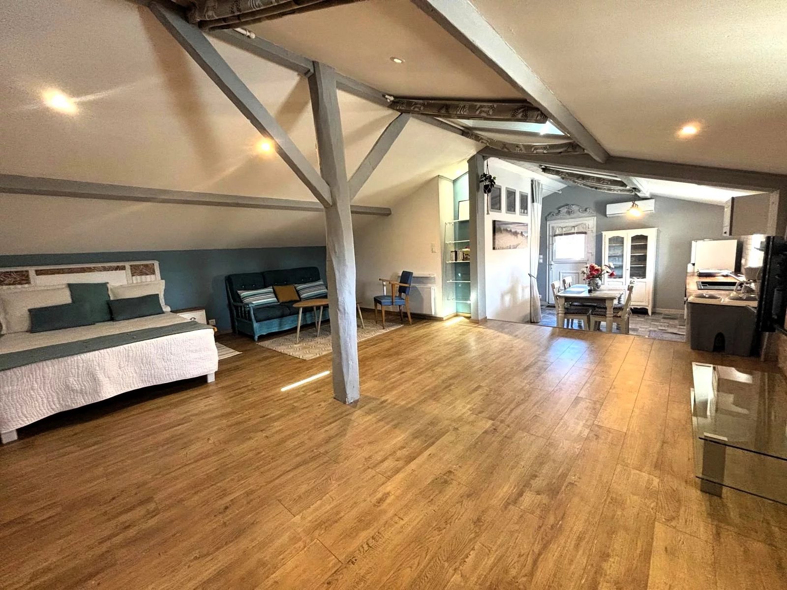 Renovated Winegrowers House, Apartment and Pool, Aquitaine – France – BVI84961