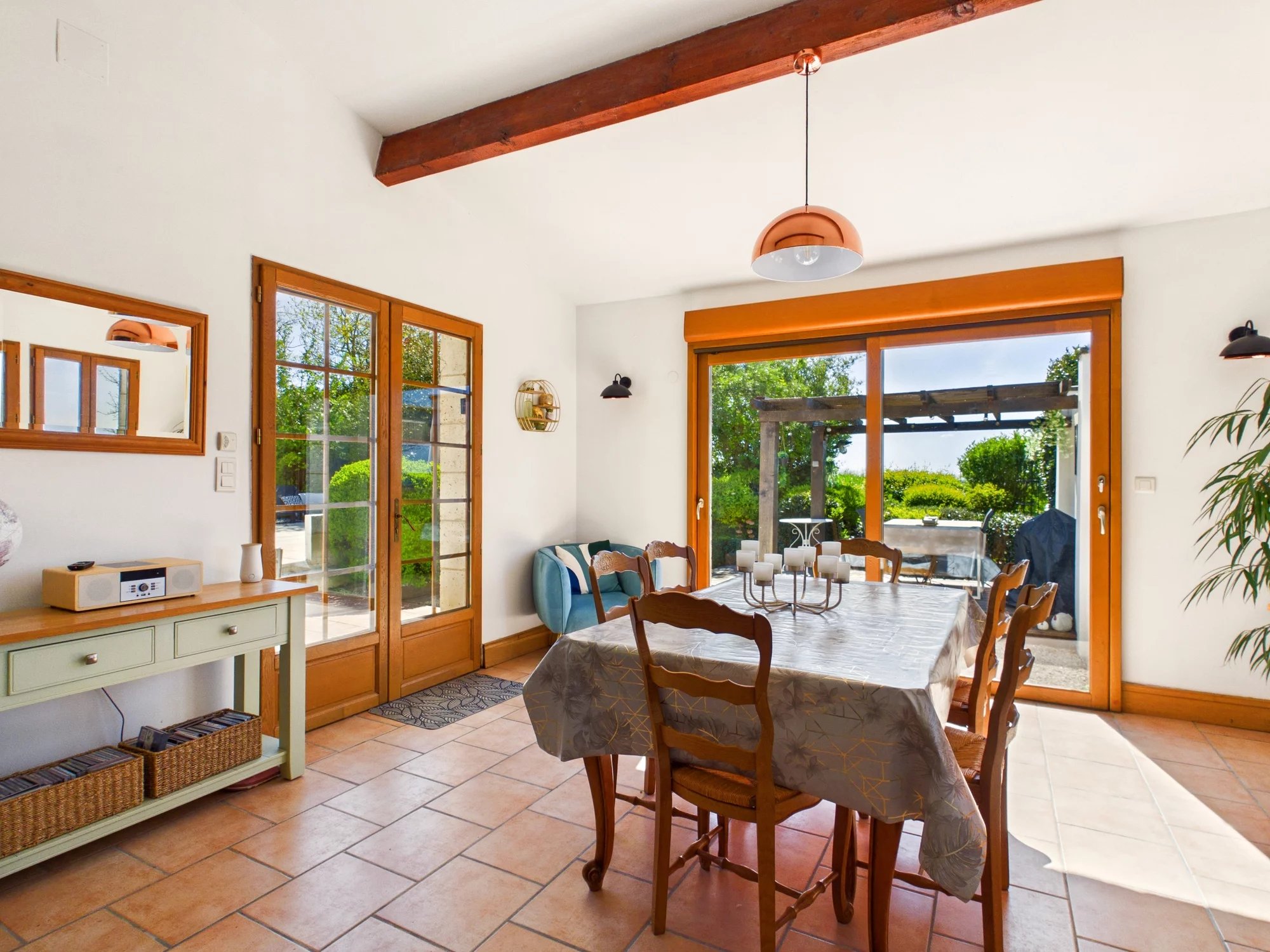 Charming barn conversion with panoramic countryside views, Poitou-Charentes – France – BVI82487