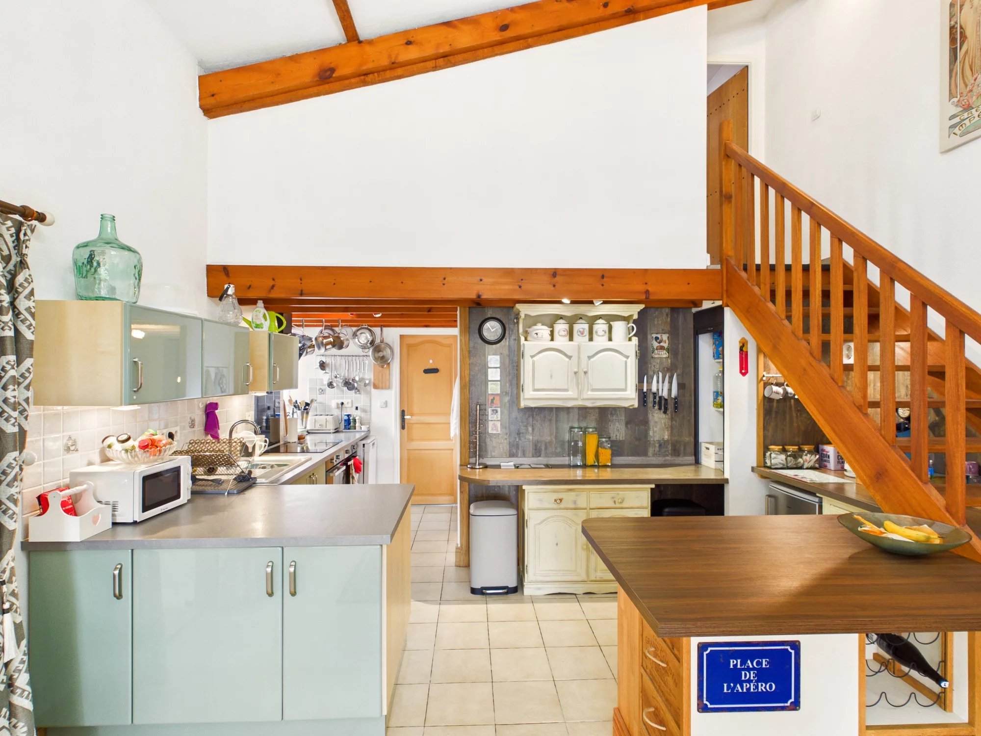 Charming barn conversion with panoramic countryside views, Poitou-Charentes – France – BVI82487