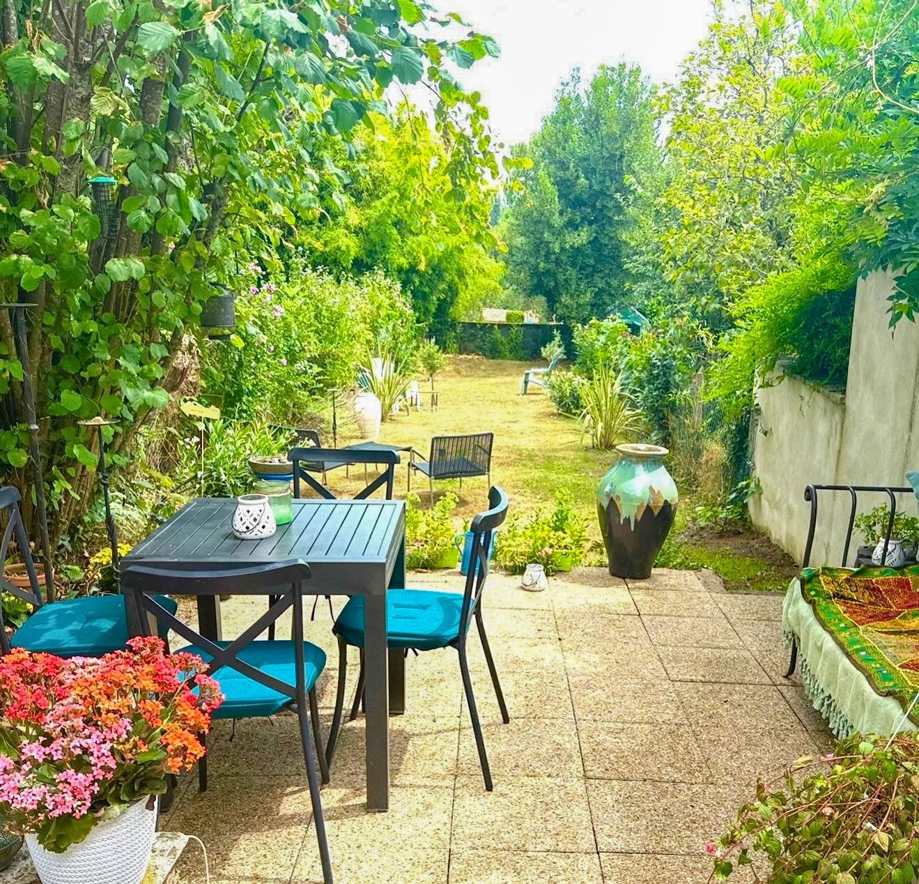 Charming village house with pretty garden in a popular village with amenities, Aquitaine – France – BVI85032