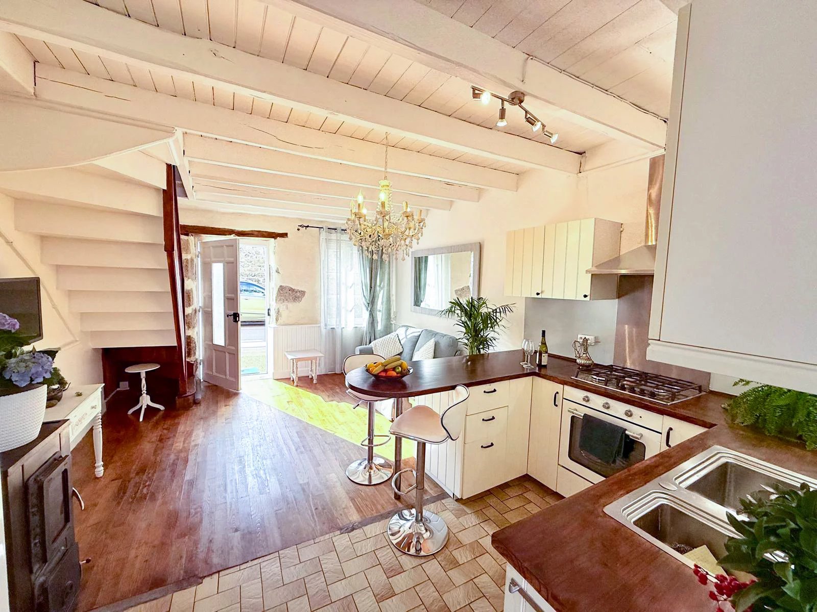 Charming village house with pretty garden in a popular village with amenities, Aquitaine – France – BVI85032