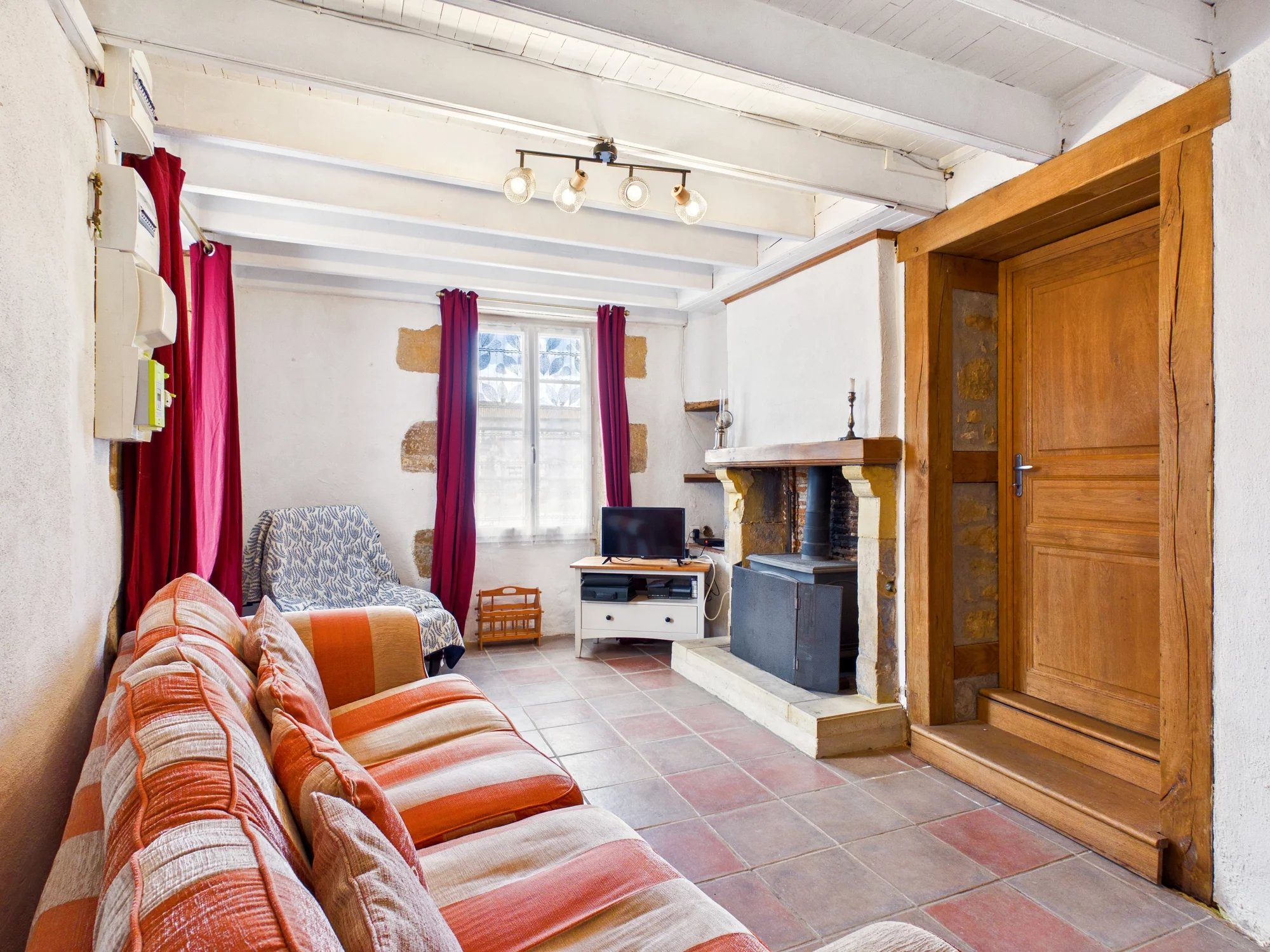 Charming village property, Poitou-Charentes – France – BVI84858