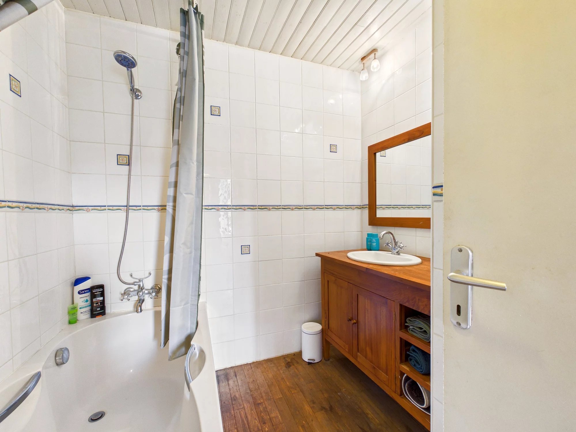 Charming village property, Poitou-Charentes – France – BVI84858