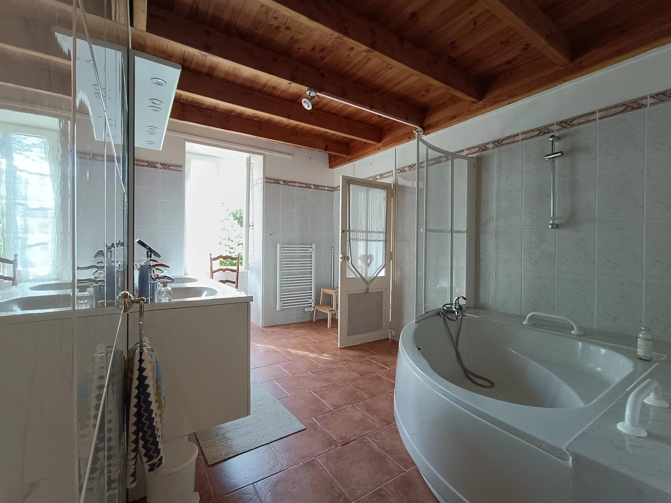 Traditional charentaise close to Surgères & Saint Jean d’Angely, Poitou-Charentes – France – BVI84590