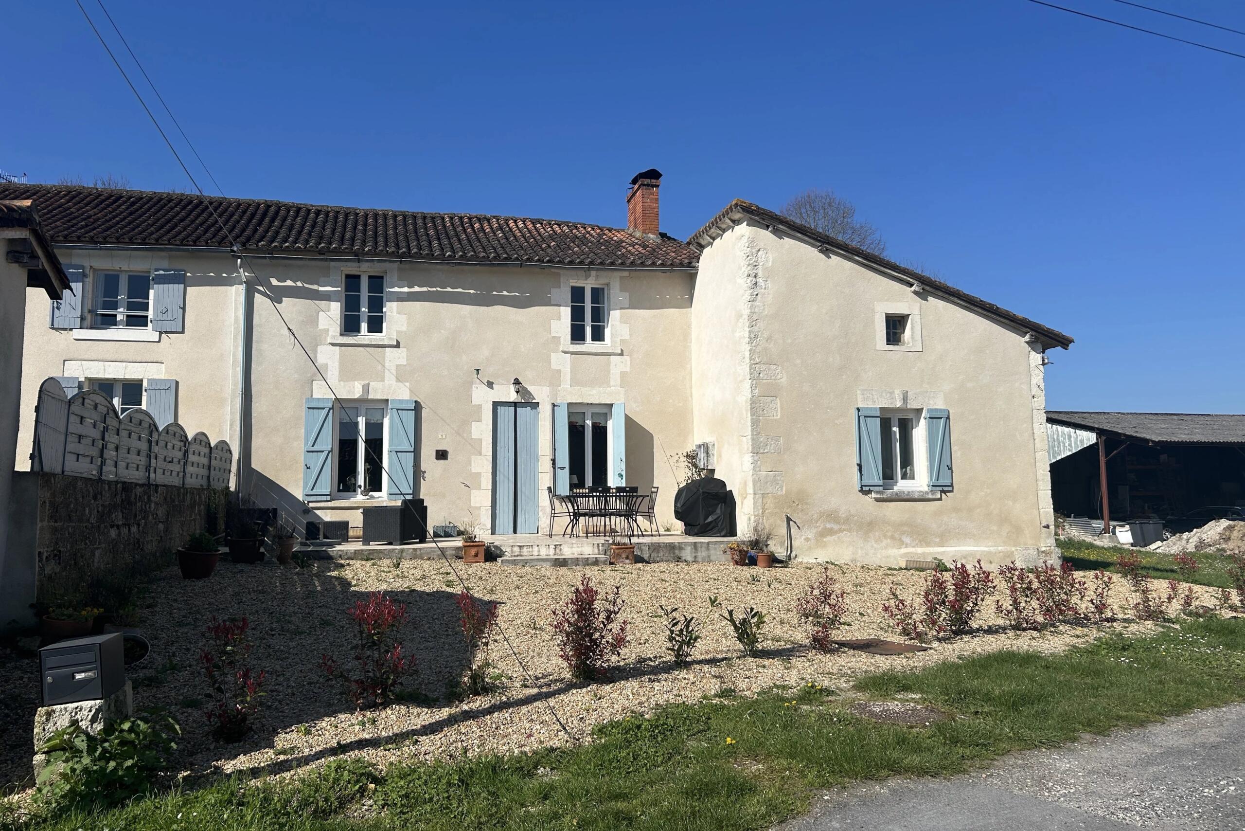 Renovated 3-4 bed character property, Poitou-Charentes – France – BVI85021